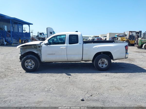 2018 TOYOTA TACOMA SR5