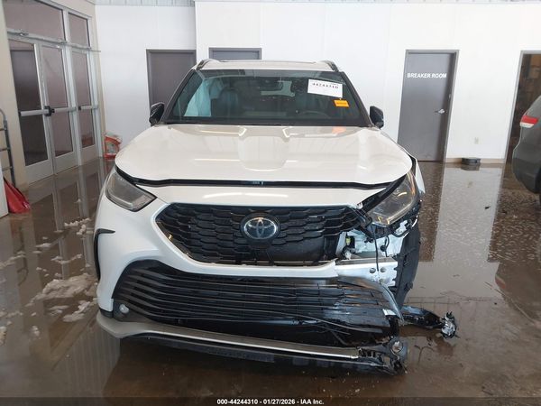 2024 TOYOTA HIGHLANDER XSE