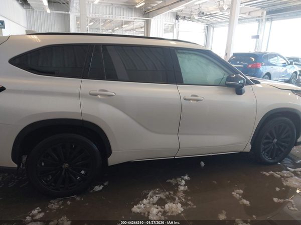 2024 TOYOTA HIGHLANDER XSE