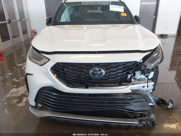 2024 TOYOTA HIGHLANDER XSE