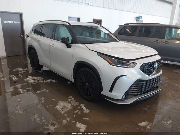2024 TOYOTA HIGHLANDER XSE