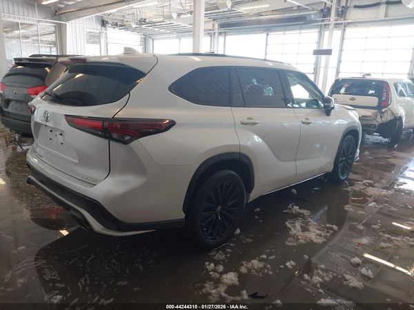 2024 TOYOTA HIGHLANDER XSE