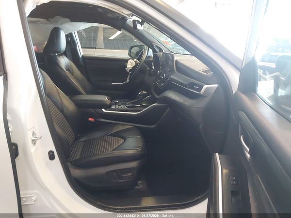 2024 TOYOTA HIGHLANDER XSE