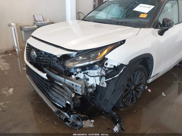 2024 TOYOTA HIGHLANDER XSE