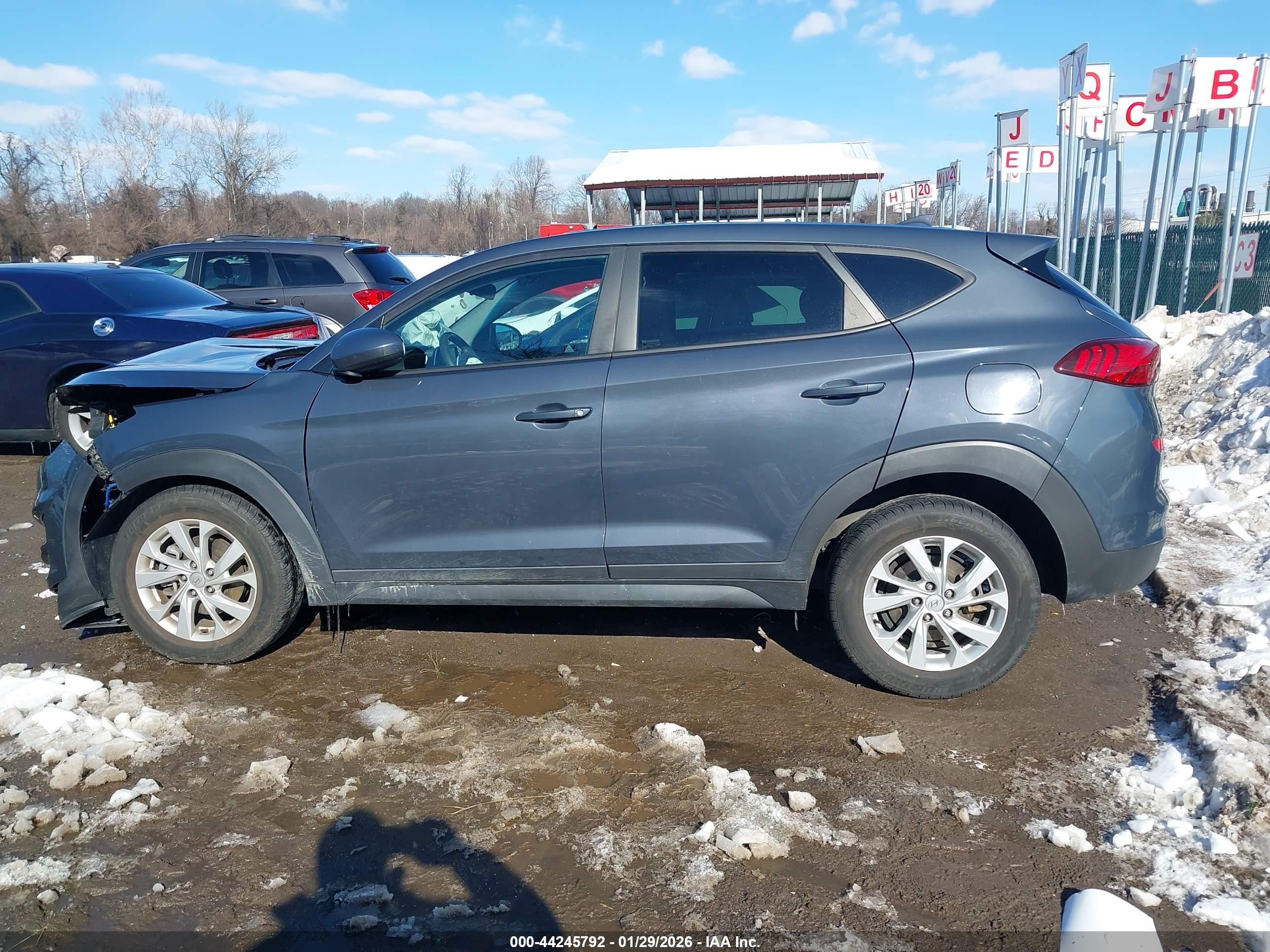 2019 HYUNDAI TUCSON SE