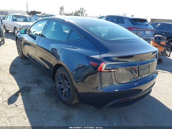2026 TESLA MODEL 3