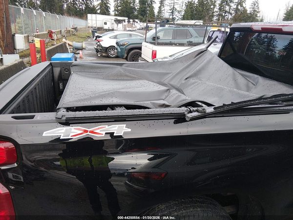 2025 CHEVROLET SILVERADO 1500 4WD  STANDARD BED LT — I152