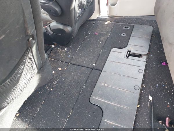 2014 DODGE GRAND CARAVAN AMERICAN VALUE PKG — I8