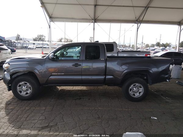 2018 TOYOTA TACOMA SR5