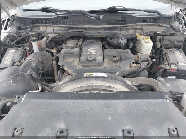 2016 RAM 5500 CHASSIS TRADESMAN/SLT