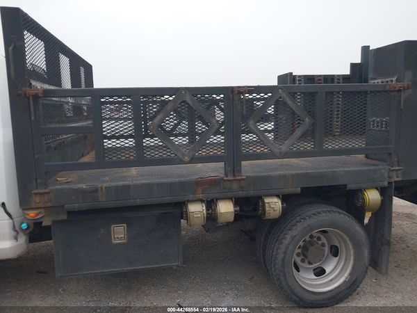 2016 RAM 5500 CHASSIS TRADESMAN/SLT