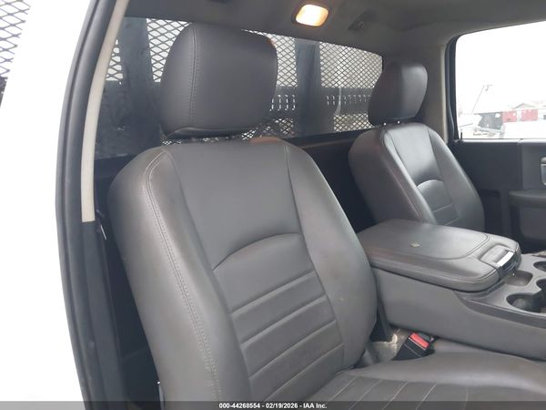 2016 RAM 5500 CHASSIS TRADESMAN/SLT