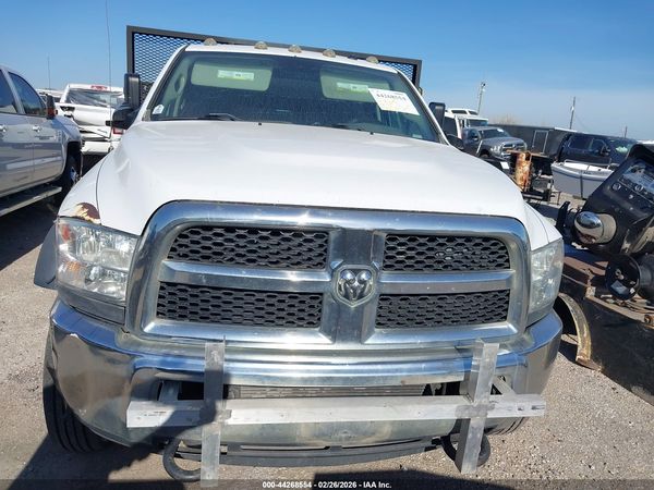 2016 RAM 5500 CHASSIS TRADESMAN/SLT