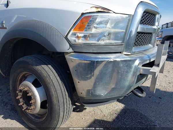 2016 RAM 5500 CHASSIS TRADESMAN/SLT