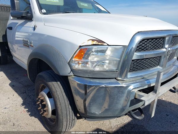 2016 RAM 5500 CHASSIS TRADESMAN/SLT