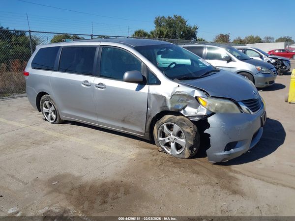 2012 TOYOTA SIENNA LE 8 PASSENGER — I1