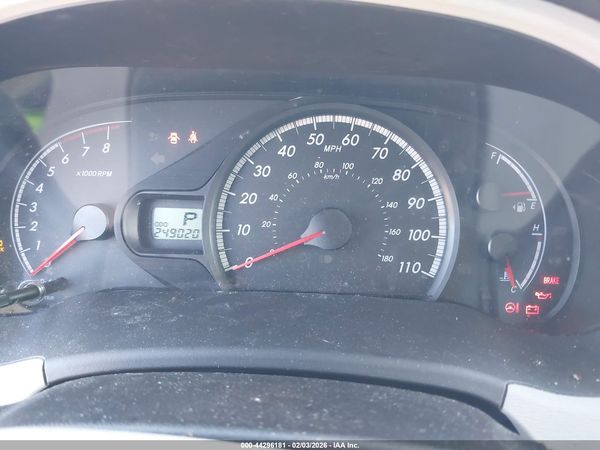 2012 TOYOTA SIENNA LE 8 PASSENGER — I7