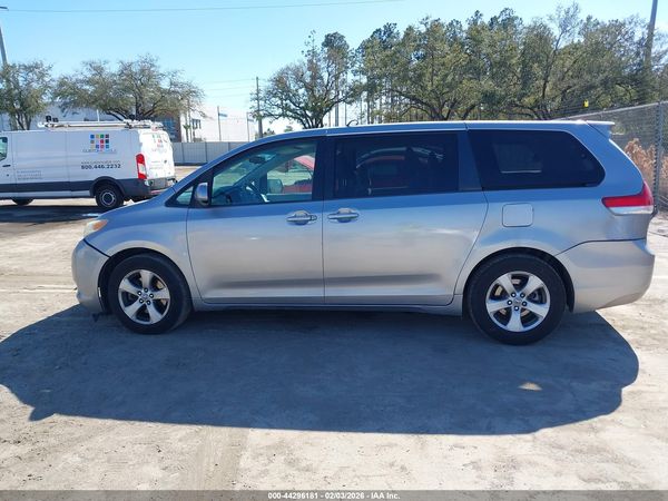 2012 TOYOTA SIENNA LE 8 PASSENGER — I117