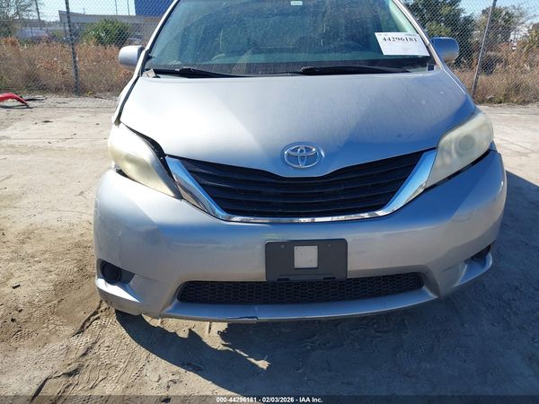 2012 TOYOTA SIENNA LE 8 PASSENGER — I153