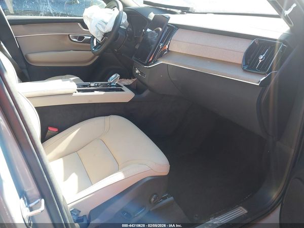 2026 VOLVO XC90