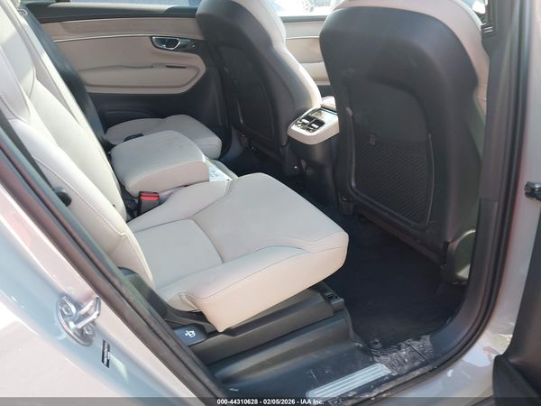 2026 VOLVO XC90