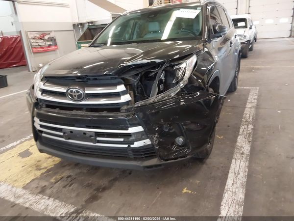 2018 TOYOTA HIGHLANDER XLE