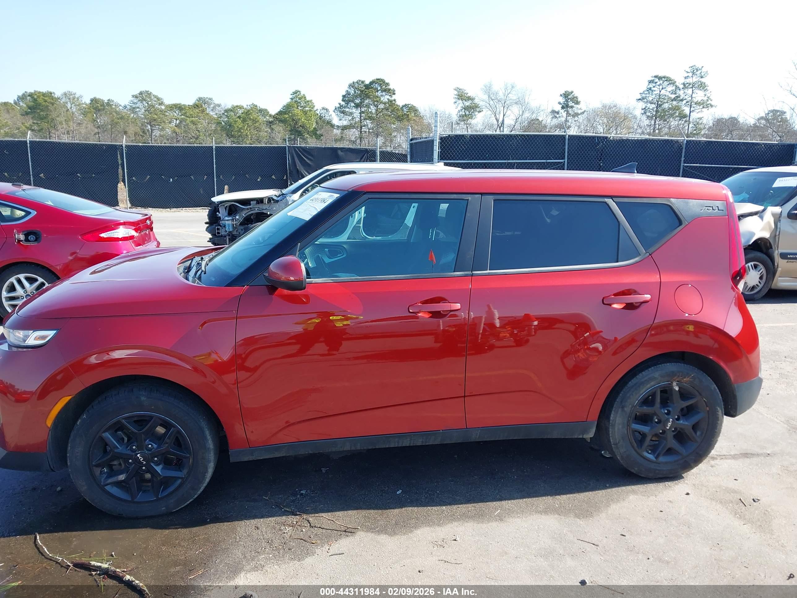 2022 KIA SOUL LX