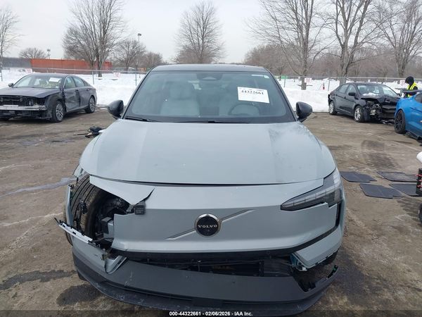 2025 VOLVO EX30