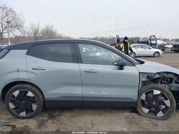 2025 VOLVO EX30