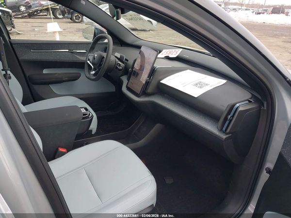 2025 VOLVO EX30