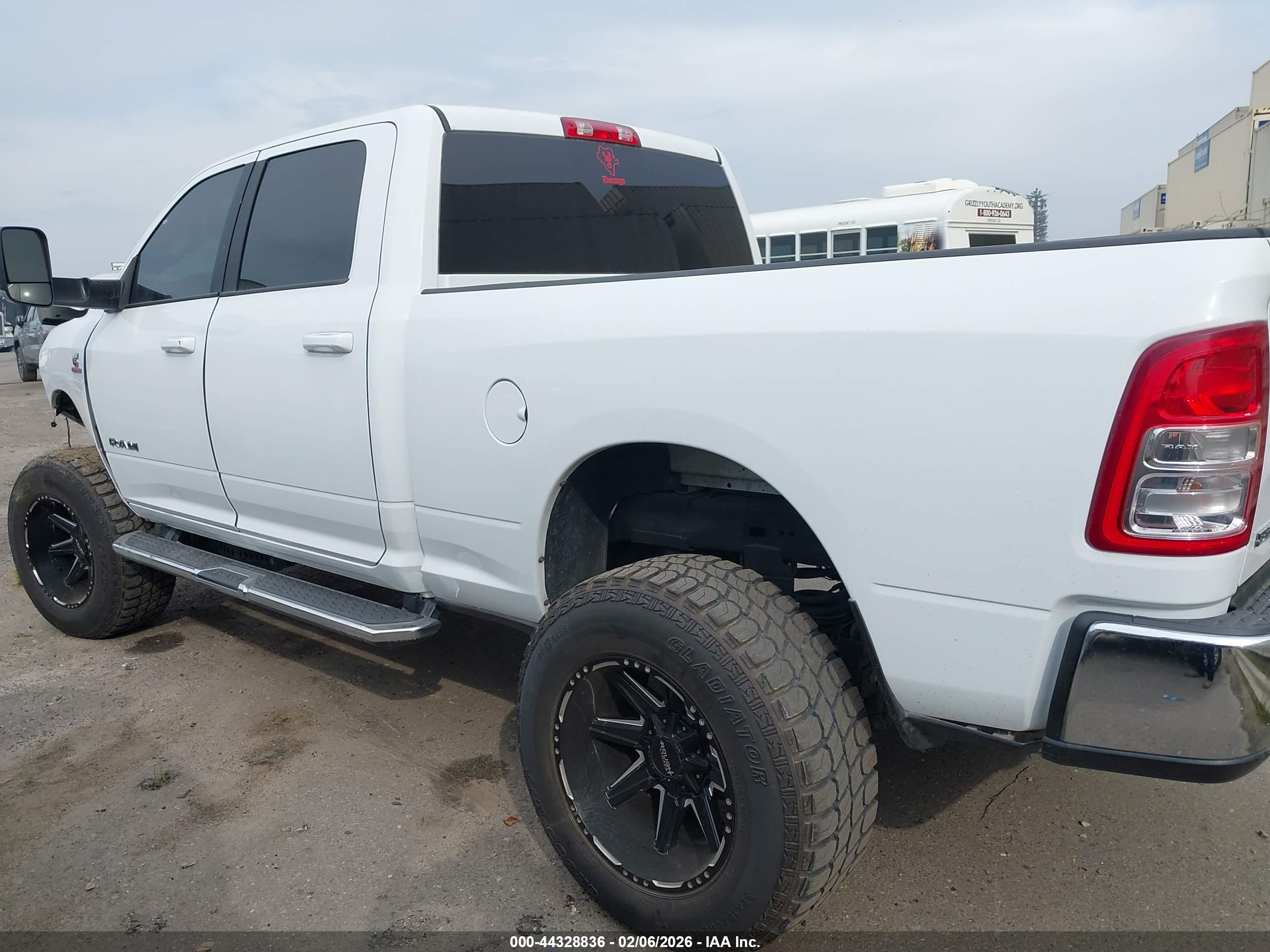 2022 RAM 2500 BIG HORN  4X4 6'4 BOX