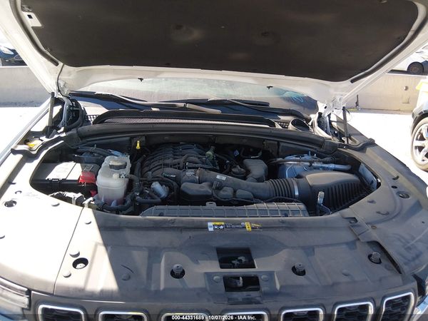 2023 JEEP GRAND CHEROKEE LAREDO 4X4 — I10