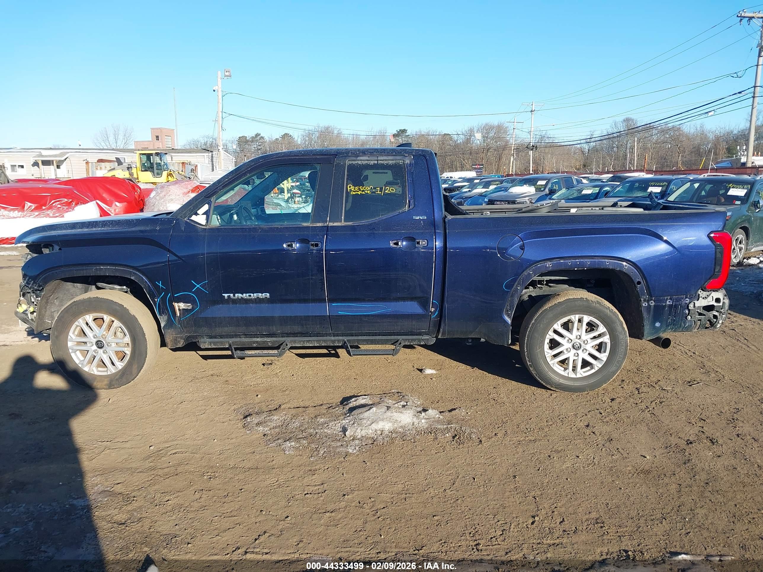 2022 TOYOTA TUNDRA SR5