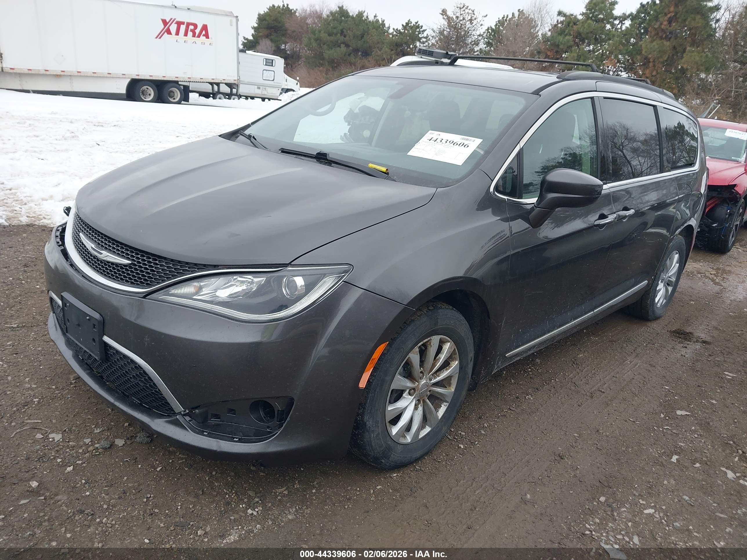 2017 CHRYSLER PACIFICA TOURING-L — I2
