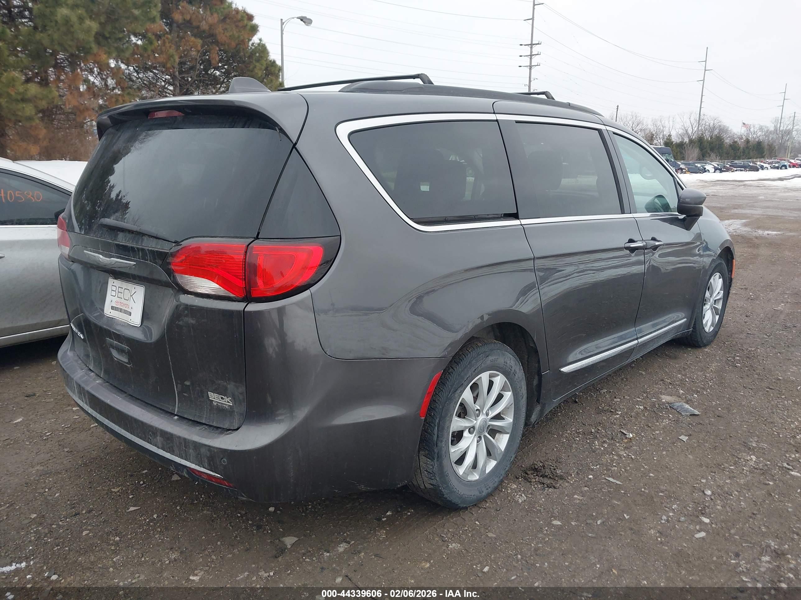 2017 CHRYSLER PACIFICA TOURING-L — I4