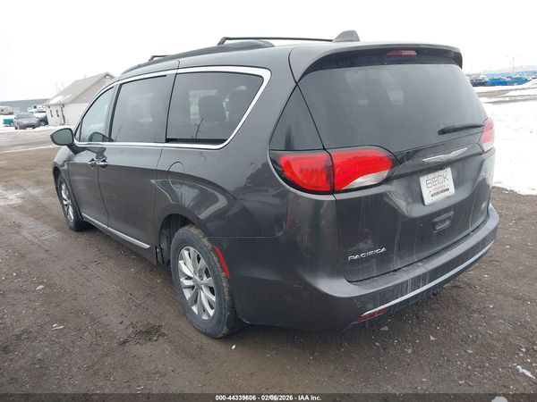 2017 CHRYSLER PACIFICA TOURING-L — I3