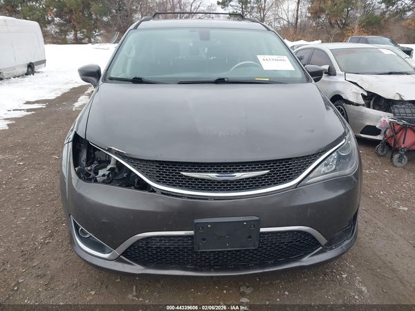 2017 CHRYSLER PACIFICA TOURING-L — I115