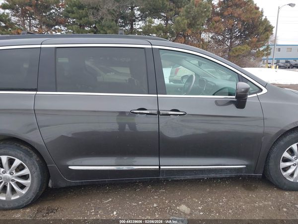 2017 CHRYSLER PACIFICA TOURING-L — I116