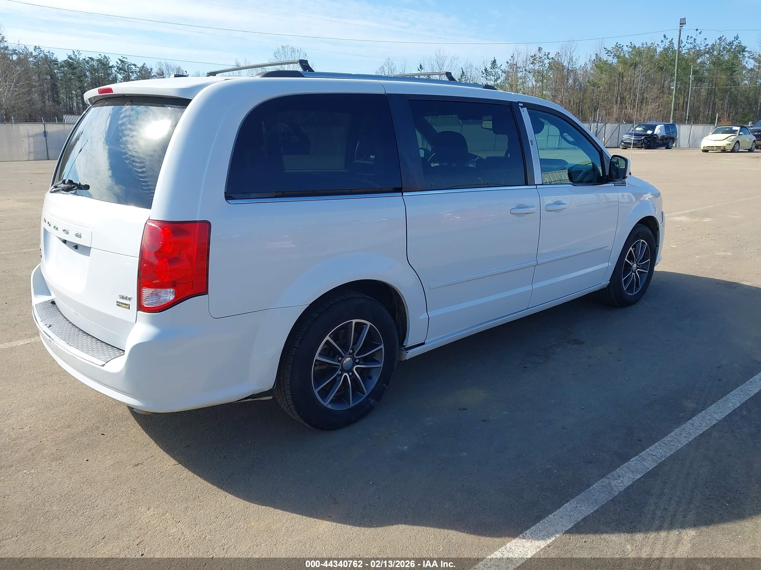 2017 DODGE GRAND CARAVAN SXT — I4