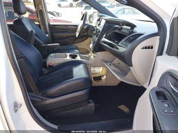 2017 DODGE GRAND CARAVAN SXT — I5