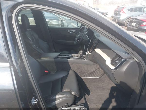 2019 VOLVO XC60 T5 INSCRIPTION