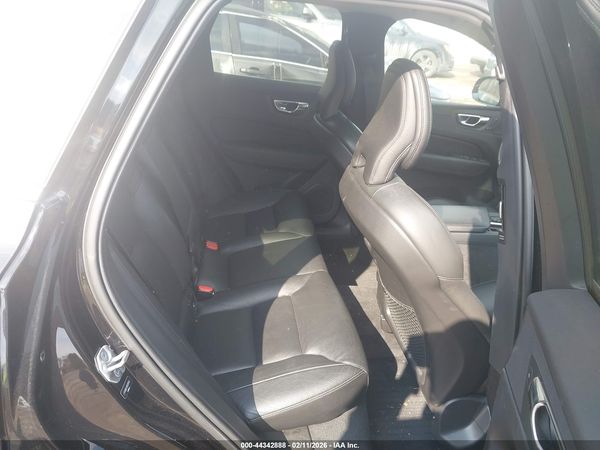 2019 VOLVO XC60 T5 INSCRIPTION
