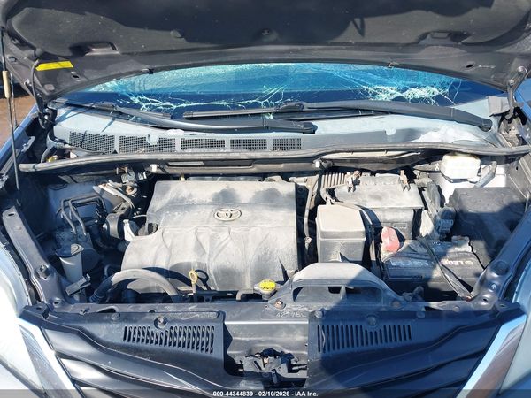 2012 TOYOTA SIENNA LE V6 8 PASSENGER