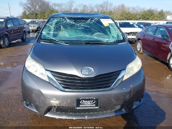 2012 TOYOTA SIENNA LE V6 8 PASSENGER