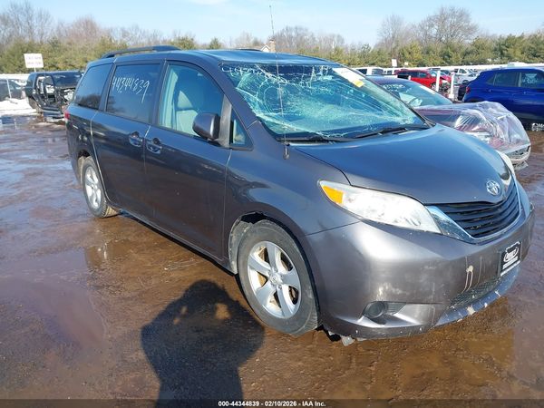 2012 TOYOTA SIENNA LE V6 8 PASSENGER