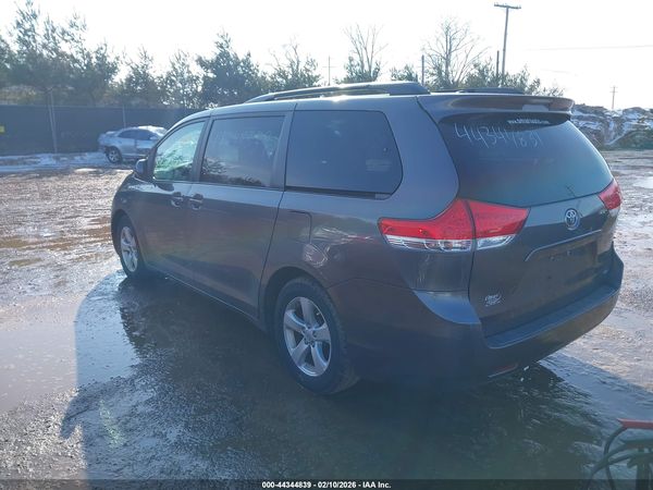 2012 TOYOTA SIENNA LE V6 8 PASSENGER