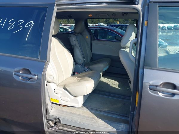 2012 TOYOTA SIENNA LE V6 8 PASSENGER