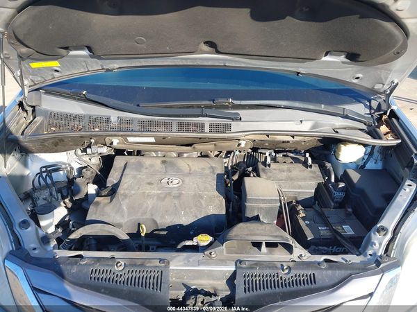 2016 TOYOTA SIENNA XLE 8 PASSENGER