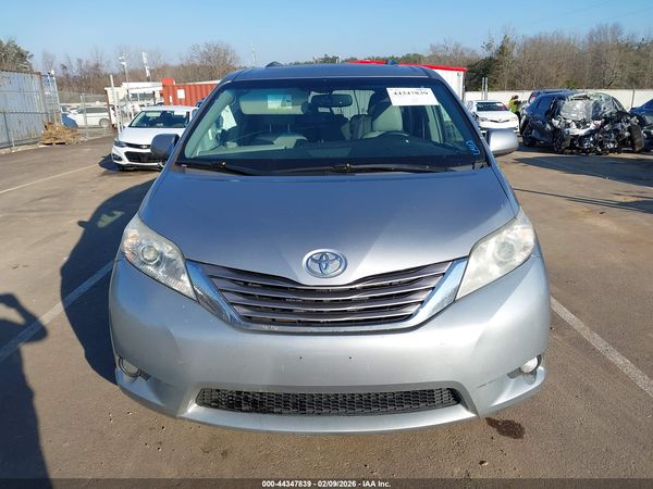 2016 TOYOTA SIENNA XLE 8 PASSENGER