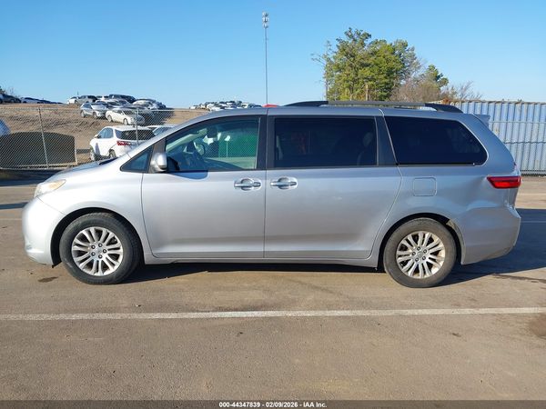 2016 TOYOTA SIENNA XLE 8 PASSENGER